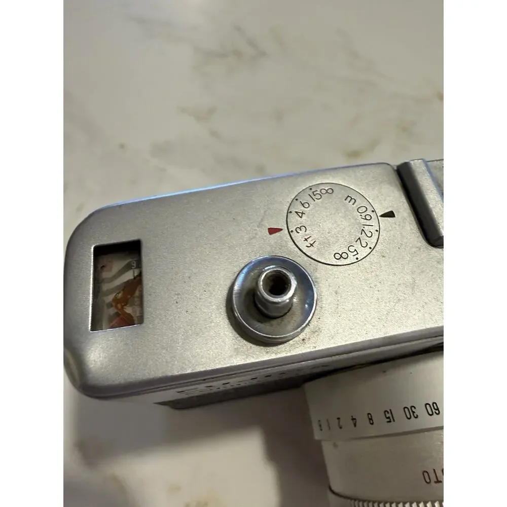 Fujifilm Fujica Compact Deluxe 35mm Rangefinder Camera f1.8 4.5cm Lens UNTESTED